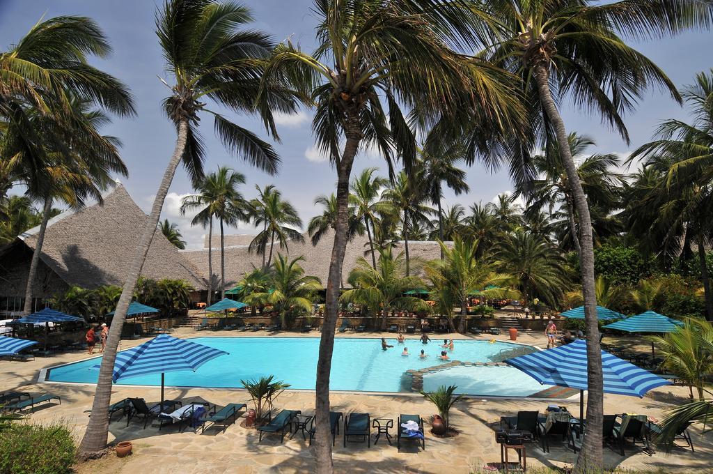Bahari Beach Hotel Mombasa Exterior foto